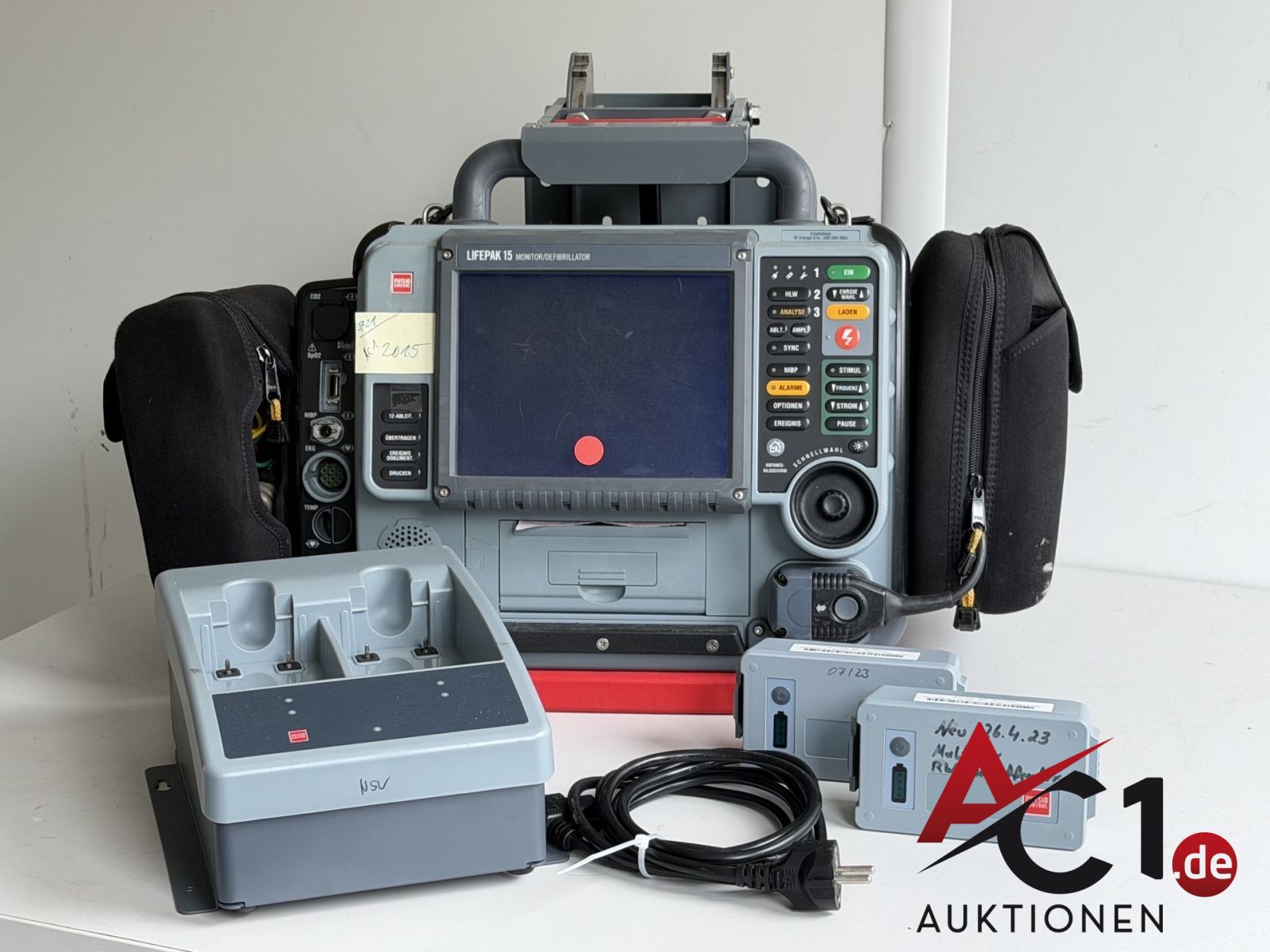 Physio Control Defibrillator/EKG Lifepak 15 CO2